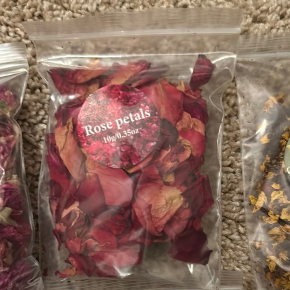 Assorted Dried Flowers Collection - Picture 4 of 16